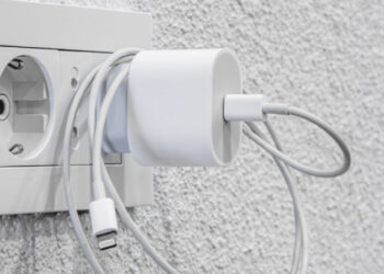 ¿Qué pasa si dejo conectado el cargador a la corriente eléctrica todo el día?