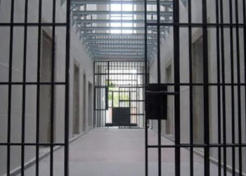 Con 4 años de prisión sentencian a hombre por robo a negocio de celulares