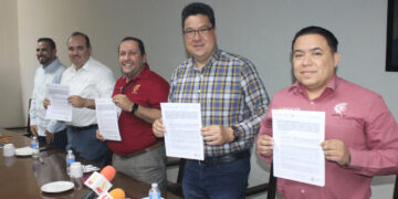 Firman Canaco Mazatlán y CBTis 51 convenio de colaboración