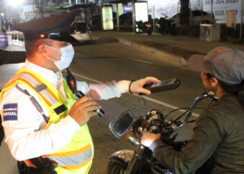 Operativo preventivo alcoholímetro aplica 62 multas a conductores por dar positivo en examen espirométrico