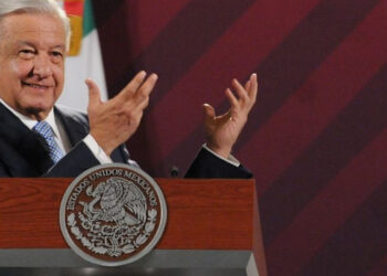 AMLO presenta su declaración anual patrimonial