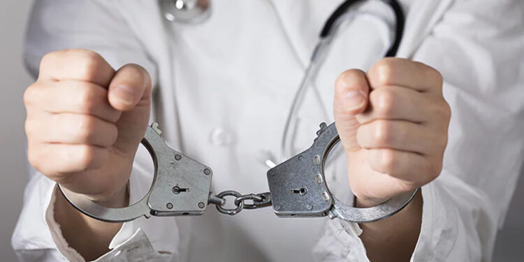 Vinculan a proceso a médico Hernán “L” y continúa la prohibición a realizar cirugías bariátricas