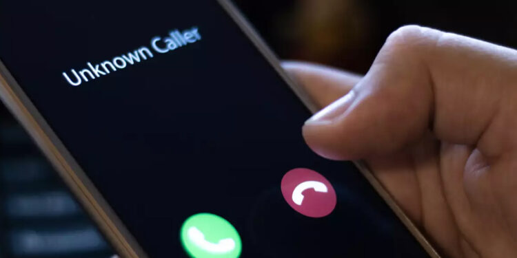 ¿Te acosan los bancos con llamadas? Así puedes bloquearlas