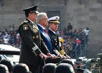 AMLO mantiene su confianza en las Fuerzas Armadas; ve intensificación de campañas contra Gobierno