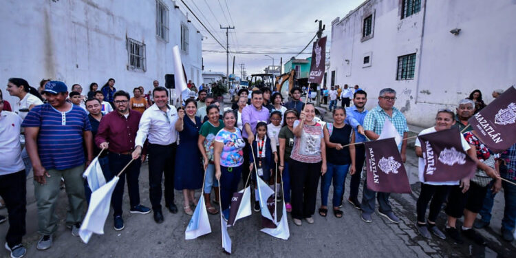 Inicia la obra de pavimento hidráulico de la Avenida Valparaiso en Colinas del Real, sueño anhelado desde 12 años por los habitantes