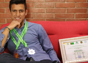 El mexicano Héctor García se erige como bicampeón mundial en matemáticas