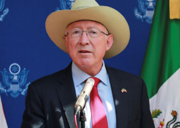 Ken Salazar destaca trabajo de México y EU en Centroamérica para evitar migración