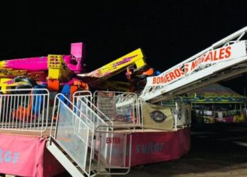 Juego mecánico se desploma en Nogales, Sonora; hay 3 heridos