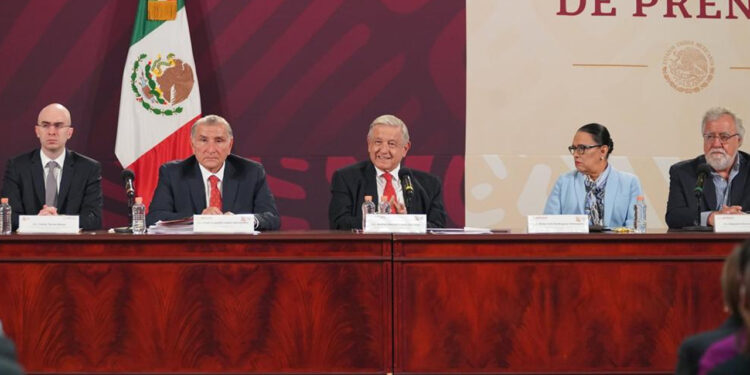 Participa Rocha en reunión de gobernadores con AMLO