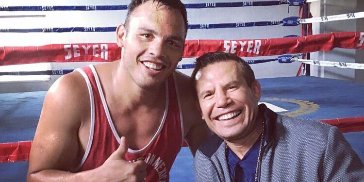 Julio César Chávez, al borde del LLANTO al hablar de la recaída de su hijo: “No dejaré que mi hijo se MUERA”