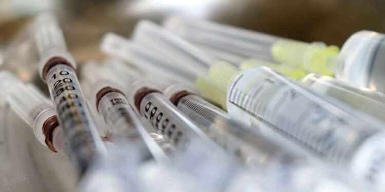 Enfermera es amenazada tras revelar que le ordenaron reutilizar jeringas en hospital de Veracruz