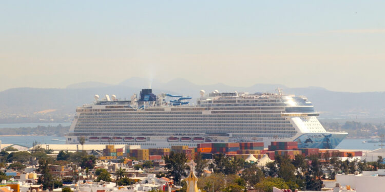En este año han llegado 72 cruceros turísticos con más de 342 mil personas a bordo: Palacios Domínguez