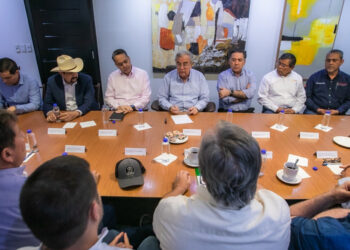 Presenta Rocha esquema de comercialización de maíz a organizaciones de productores
