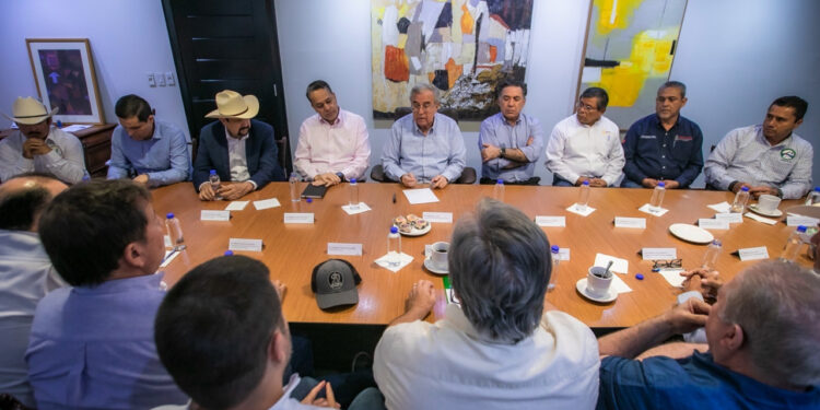 Presenta Rocha esquema de comercialización de maíz a organizaciones de productores
