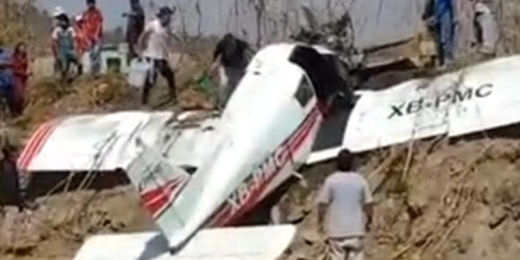 Se desploma avioneta en Puebla, reportan dos heridos
