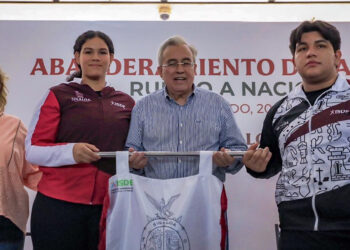 Les desea Gobernador Rocha lo mejor a deportistas