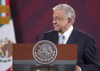 Oficial: Congreso de Perú declara a AMLO persona non grata