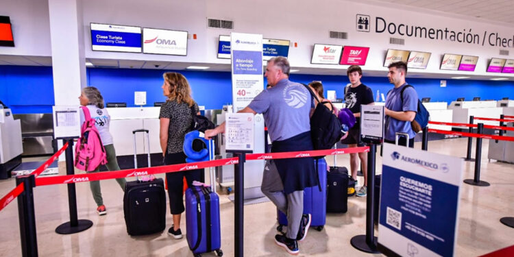 Autoridades recorren áreas remodeladas del Aeropuerto Internacional de Mazatlán