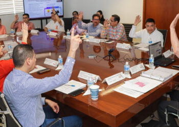 Apoya CONFÍE con 366,100 pesos a 34 estudiantes para actividades académicas