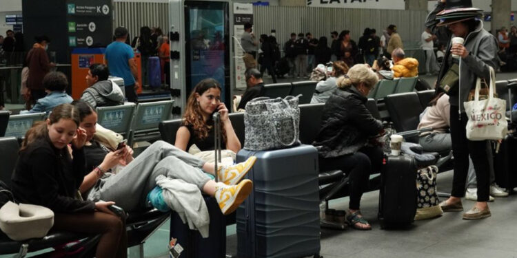 Este verano conoce tus derechos al volar: recomendaciones de la Profeco para pasajeros de avión