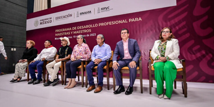 Inauguran en Mazatlán Programa de Desarrollo Profesional para Maestras y Maestros
