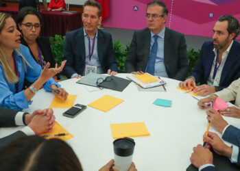 Ebrard pide regular y disminuir costo para lanzar nuevas empresas en México