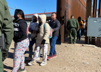 López Obrador critica medidas contra migrantes en Texas y Florida