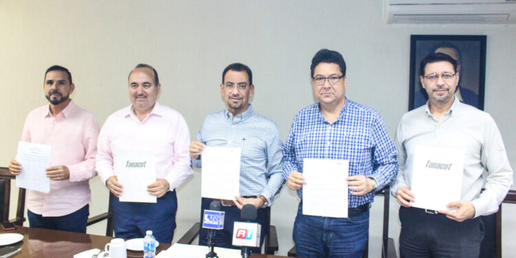 A favor de los trabajadores firman convenio Canaco Mazatlán y Fonacot