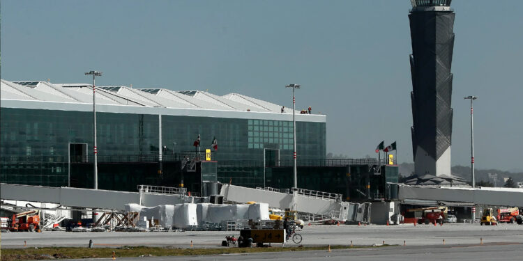 AMLO recrimina a EE.UU. que se pongan “muy exigentes” para recuperar categoría 1 en seguridad aérea