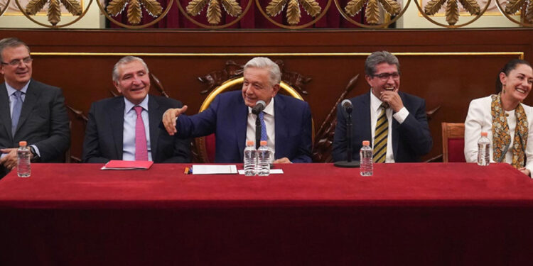 “Dejen de pensar en 2024 y vengan a ayudar en Coahuila y Edomex”: Mario Delgado