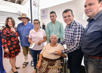 Entregan Gobierno Municipal y Sistema DIF Mazatlán recursos del Programa de Apoyo Económico a Madres Solteras y a Personas Adultas Mayores
