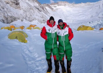 ¡Orgullo Mexicano! Los Pérez, primera pareja de PADRE e HIJO ‘AZTECAS’ que llega a la cima del Everest