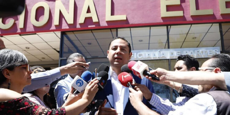 PRD pide al INE cancelar proceso interno de Morena para elegir a su candidato: ‘es un fraude a la ley’