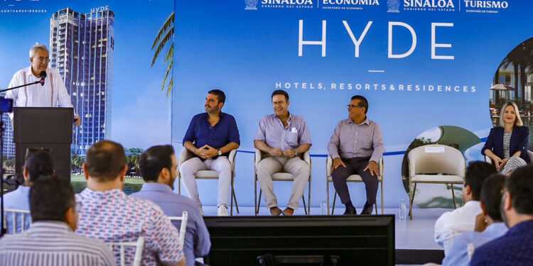 Rocha coloca la primera piedra de hotel Hyde en Mazatlán