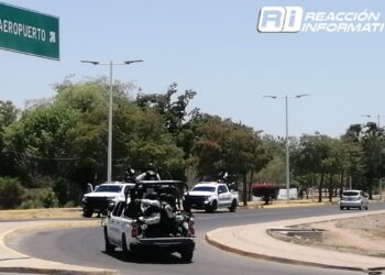 Refuerzan Guardia Nacional y Policía Estatal entrada del aeropuerto internacional de Culiacán ante movilización de productores