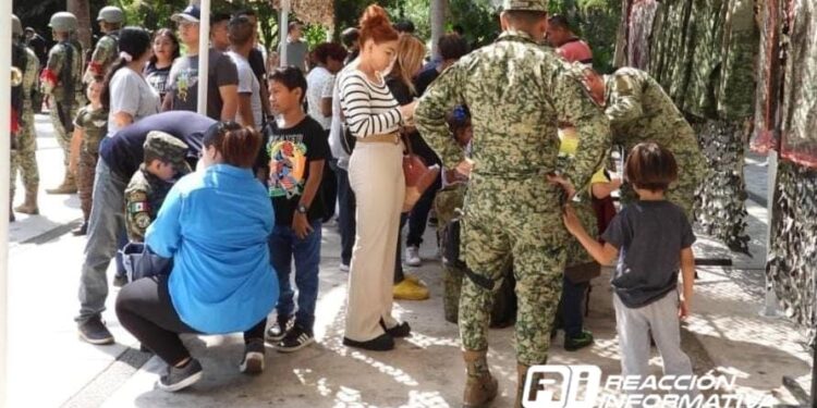 Disfrutan culiacanenses paseo dominical con el Ejército