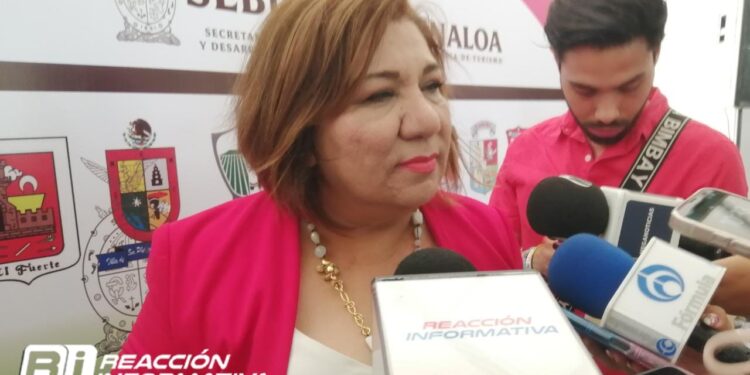Padres de familia y maestros denuncian acoso laboral y mala administración en la escuela primaria Ángel Flores en Culiacán