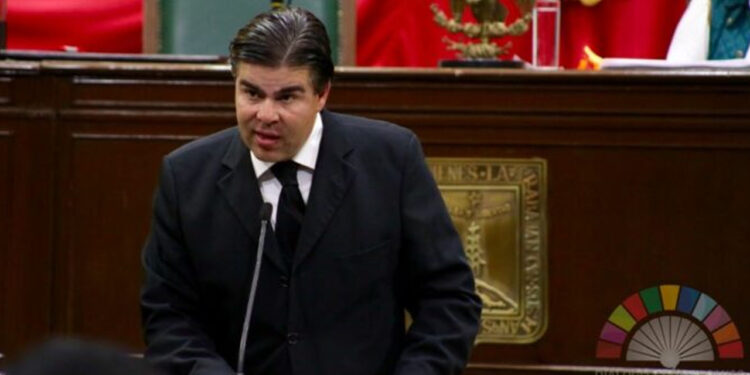 Atacan a balazos a Javier Estrada, dirigente del Partido Verde en Morelos; lo reportan grave