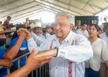 AMLO pide cerrar filas, previo al Consejo Nacional de Morena