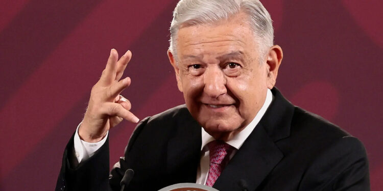 Carrera presidencial de México arranca con López Obrador como la figura central