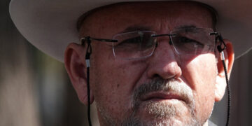 Hermano de Hipólito Mora amaga con tomar las armas en Michoacán si no hacen justicia