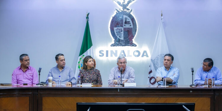 Llama Rocha a productores a liberar aeropuerto, a continuar el diálogo y a presionar a los grandes industriales por un precio justo