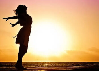 Mujeres que nunca se casaron ni tuvieron hijos son más felices que las que tienen una familia: experto