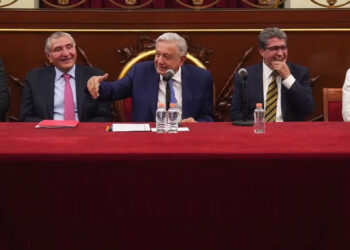 López Obrador pide a las ‘corcholatas’ renunciar a sus cargos para participar en la encuesta de Morena