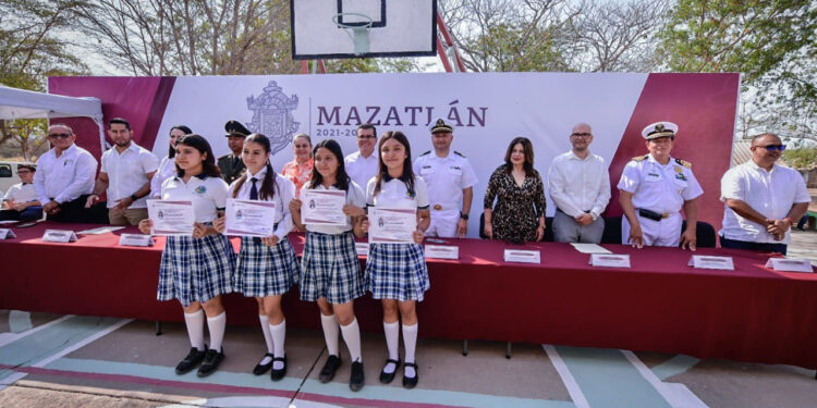 Programa Lunes cívico llega hasta la sindicatura de El Roble