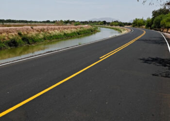 Rocha cumple su palabra con indígenas de El Téroque, les entrega una nueva carretera