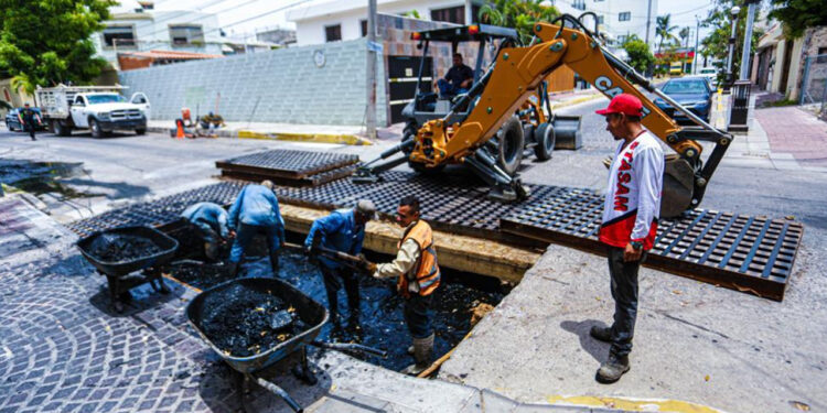 Obras públicas refuerza trabajos en el Colector Roosevelt previo a la temporada de lluvias