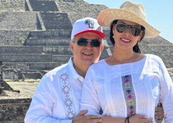 Ebrard ‘carga energía’ en Teotihuacán y se reúne con simpatizantes en Ecatepec