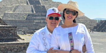 Ebrard ‘carga energía’ en Teotihuacán y se reúne con simpatizantes en Ecatepec