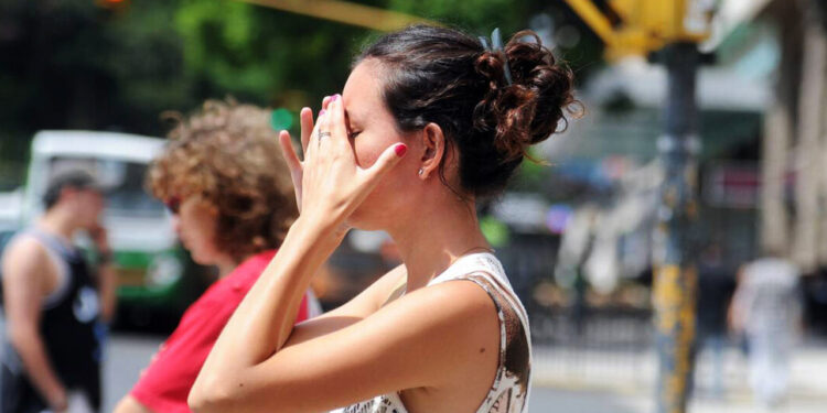 Tercera ola de calor deja 6 muertos y 176 casos deshidratación en México